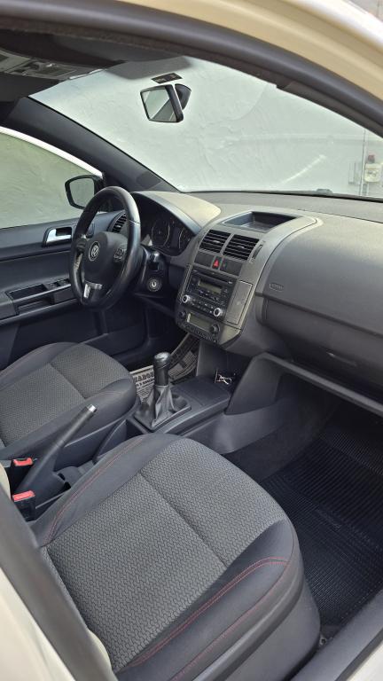 VOLKSWAGEN Polo Hatch - Foto