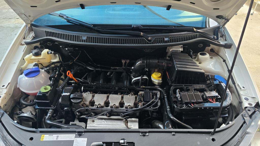 VOLKSWAGEN Polo Hatch - Foto
