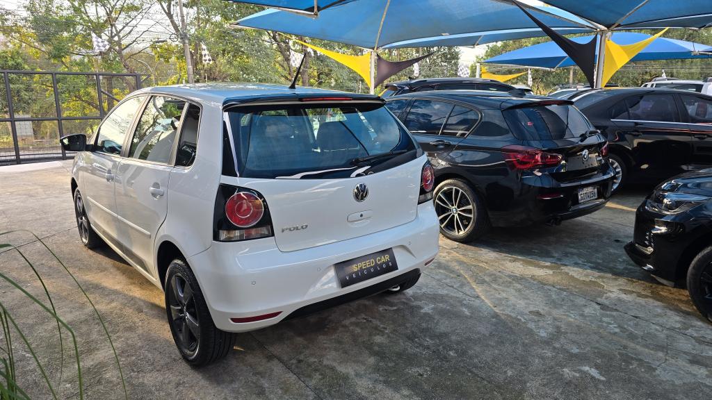 VOLKSWAGEN Polo Hatch - Foto