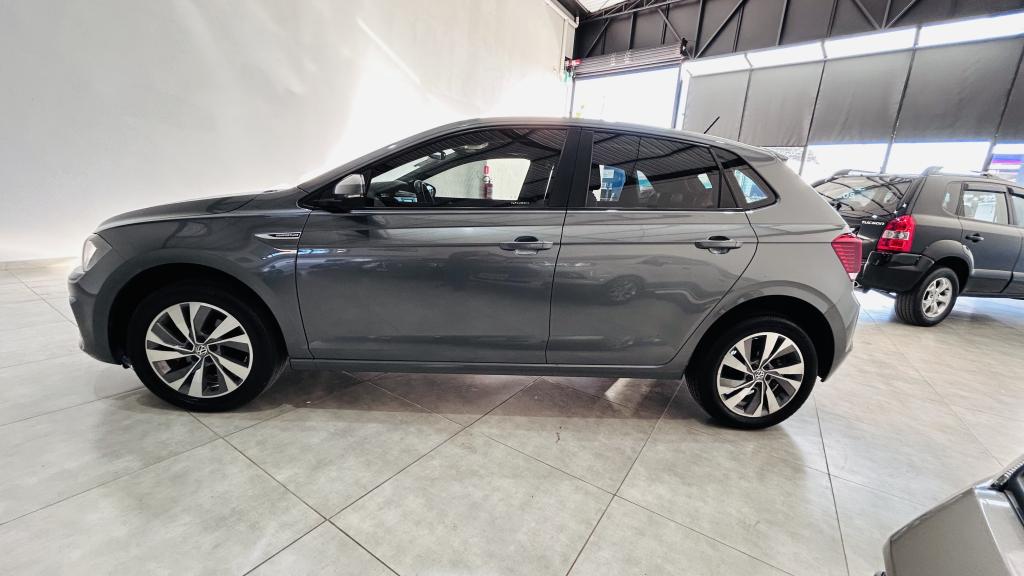 VOLKSWAGEN Polo Hatch - Foto