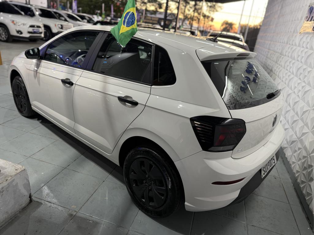 VOLKSWAGEN Polo Hatch - Foto
