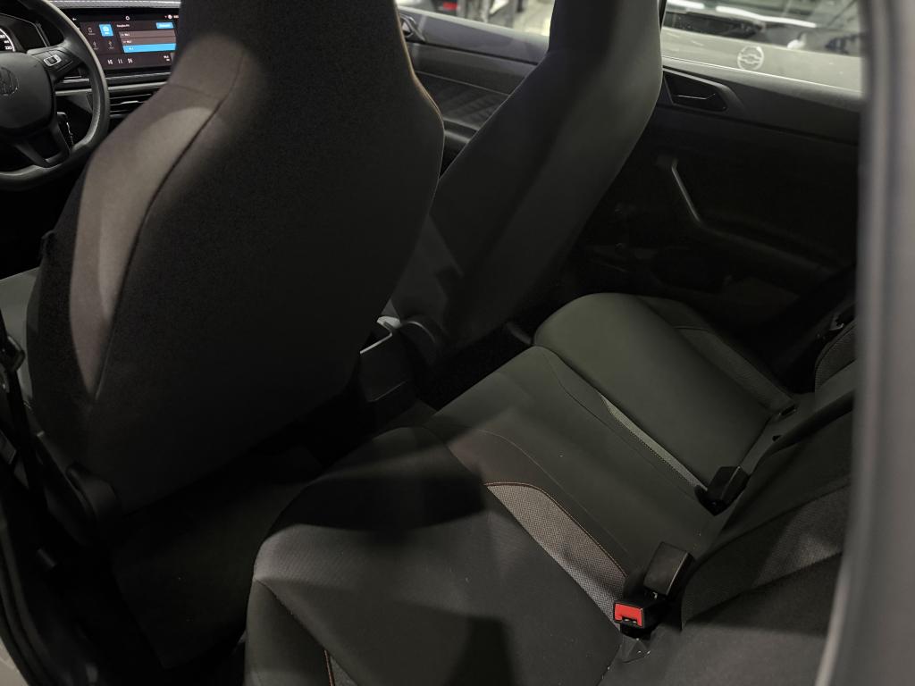 VOLKSWAGEN Polo Hatch - Foto