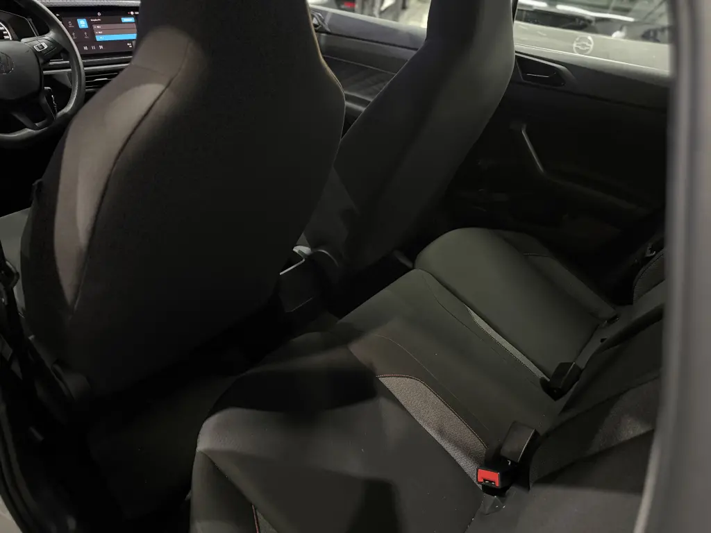 VOLKSWAGEN Polo Hatch - Foto