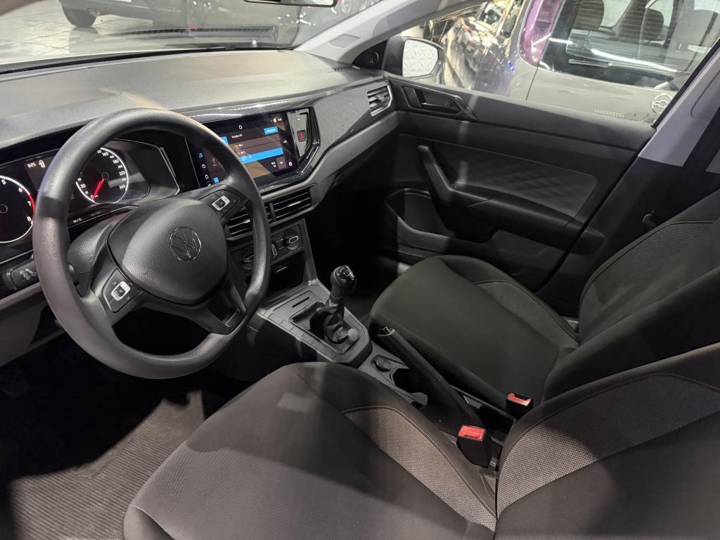 VOLKSWAGEN Polo Hatch - Foto