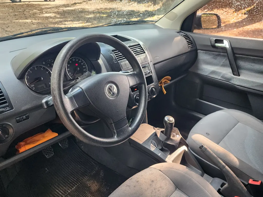 VOLKSWAGEN Polo Hatch - Foto
