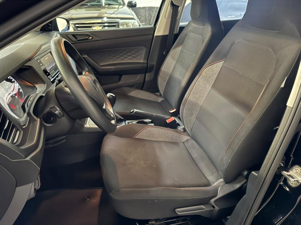 VOLKSWAGEN Polo Hatch - Foto