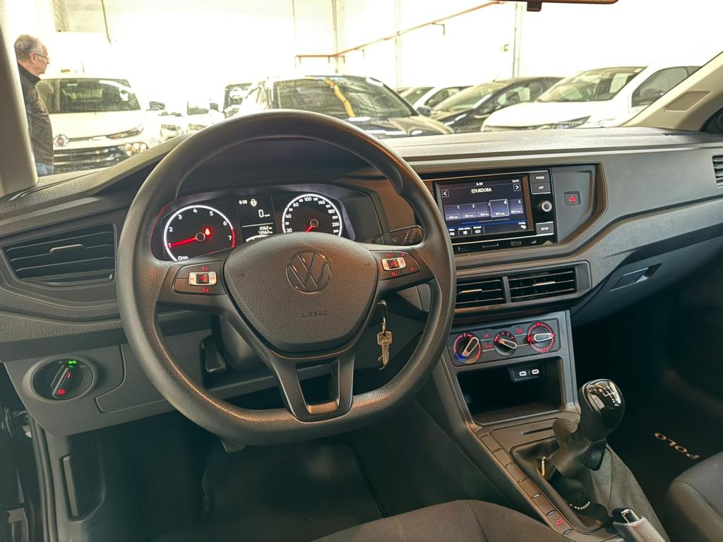 VOLKSWAGEN Polo Hatch - Foto