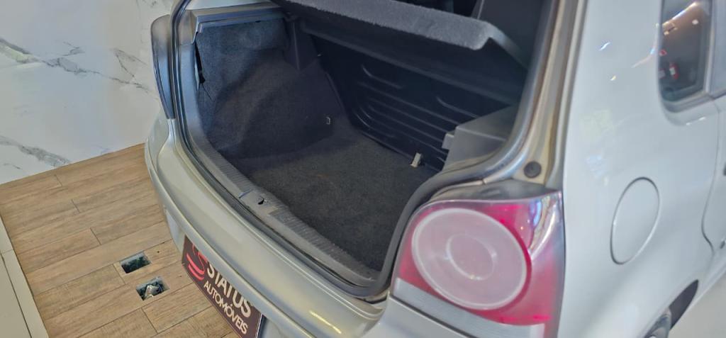 VOLKSWAGEN Polo Hatch - Foto