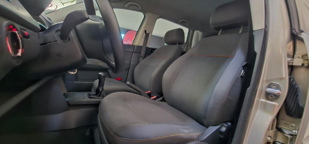 VOLKSWAGEN Polo Hatch - Foto