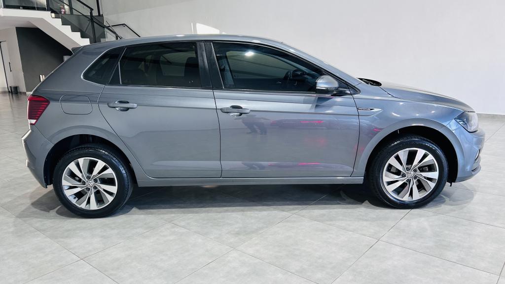 VOLKSWAGEN Polo Hatch - Foto