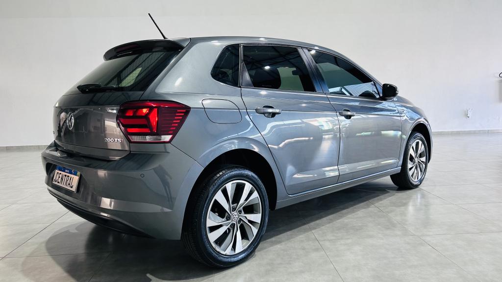 VOLKSWAGEN Polo Hatch - Foto
