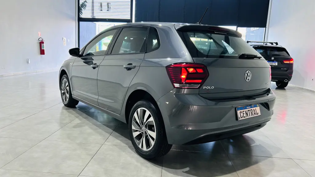 VOLKSWAGEN Polo Hatch - Foto