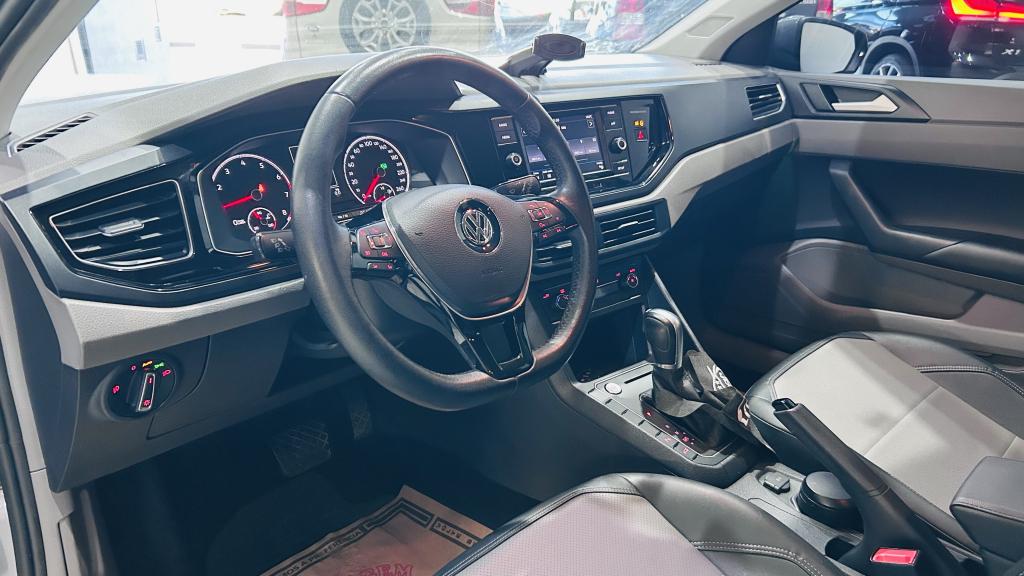 VOLKSWAGEN Polo Hatch - Foto