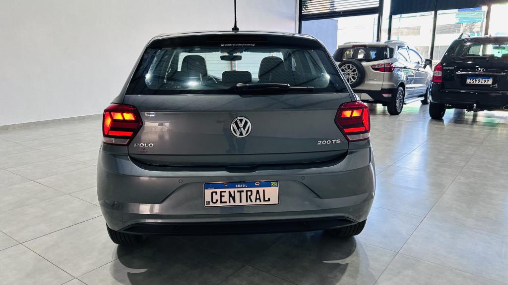 VOLKSWAGEN Polo Hatch - Foto