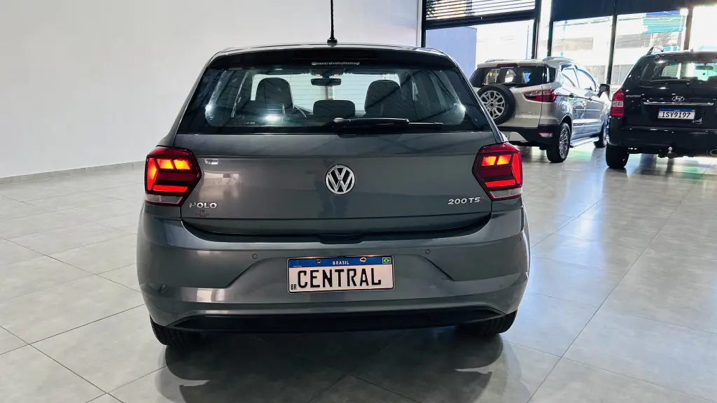 VOLKSWAGEN Polo Hatch - Foto