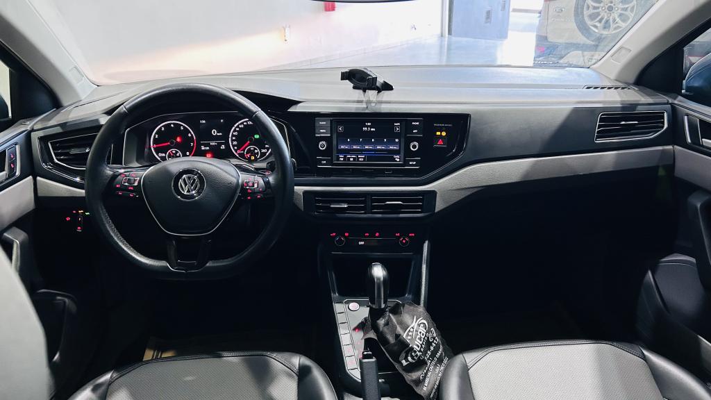 VOLKSWAGEN Polo Hatch - Foto