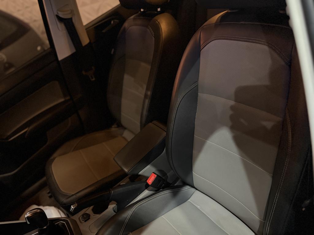 VOLKSWAGEN Polo Hatch - Foto