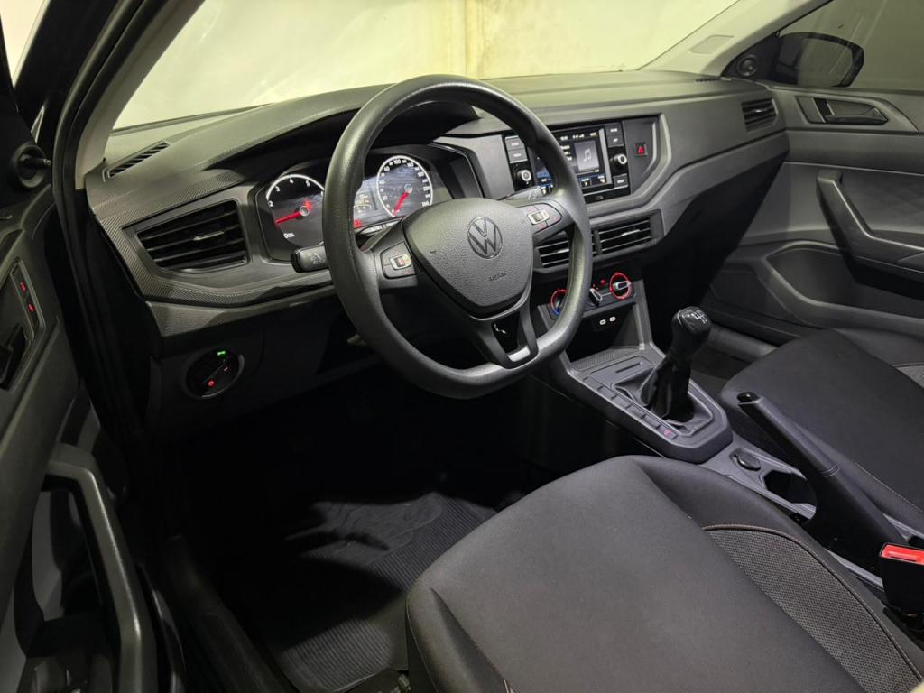VOLKSWAGEN Polo Hatch - Foto
