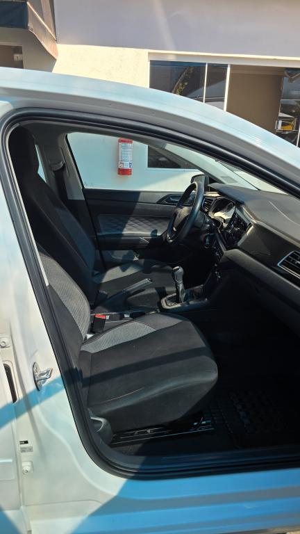 VOLKSWAGEN Polo Hatch - Foto