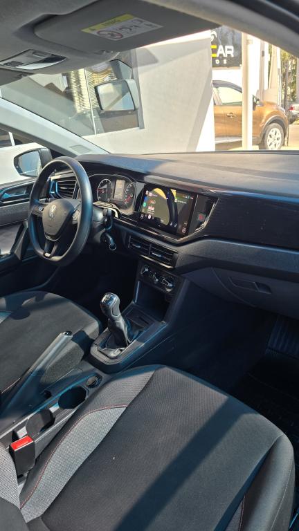 VOLKSWAGEN Polo Hatch - Foto