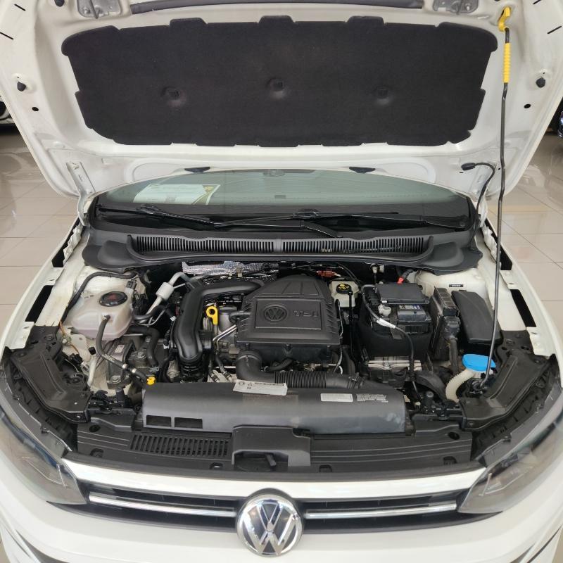 VOLKSWAGEN Polo Hatch - Foto