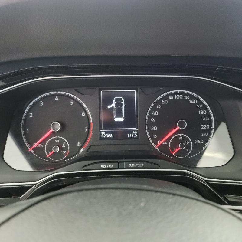 VOLKSWAGEN Polo Hatch - Foto