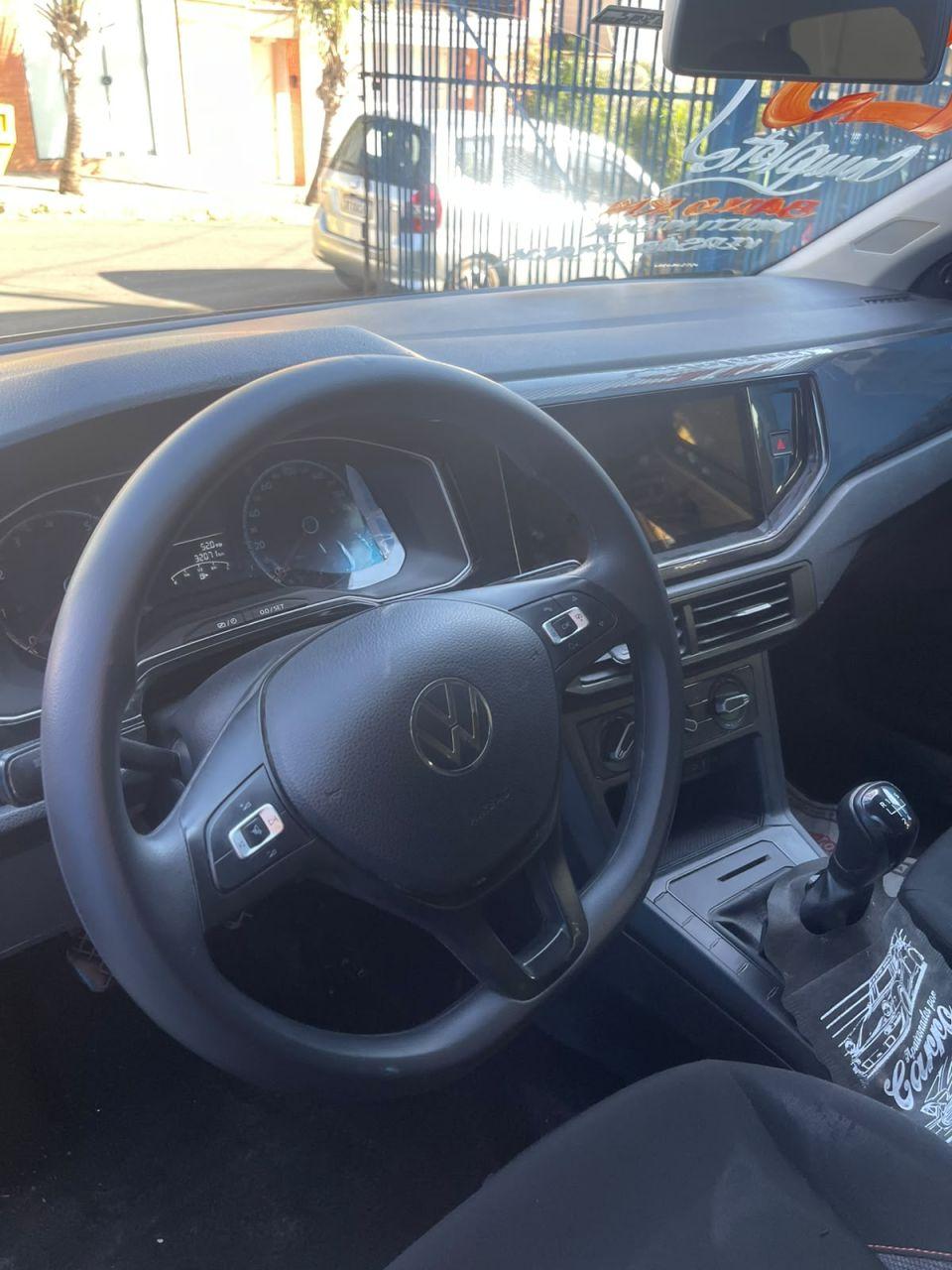 VOLKSWAGEN Polo Hatch - Foto