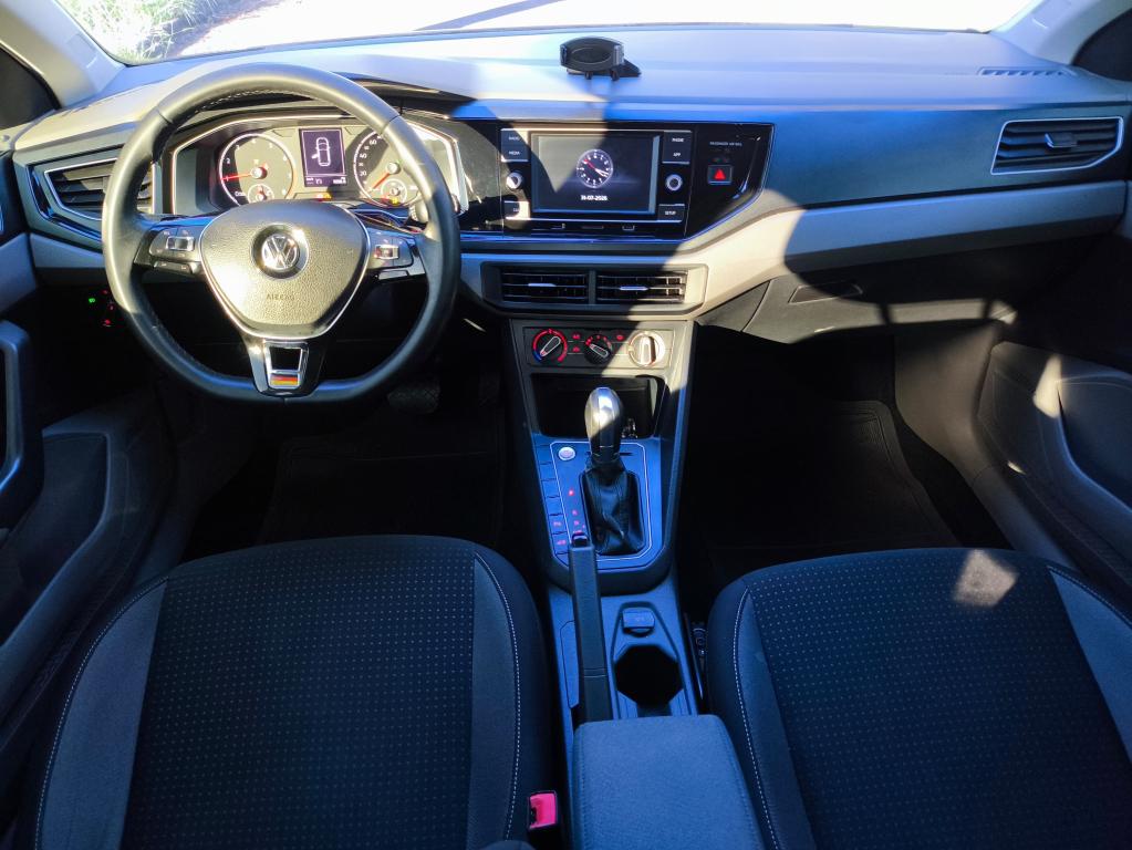 VOLKSWAGEN Polo Hatch - Foto