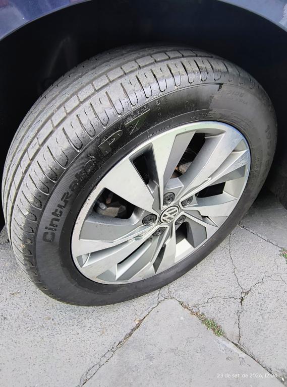 VOLKSWAGEN Polo Hatch - Foto
