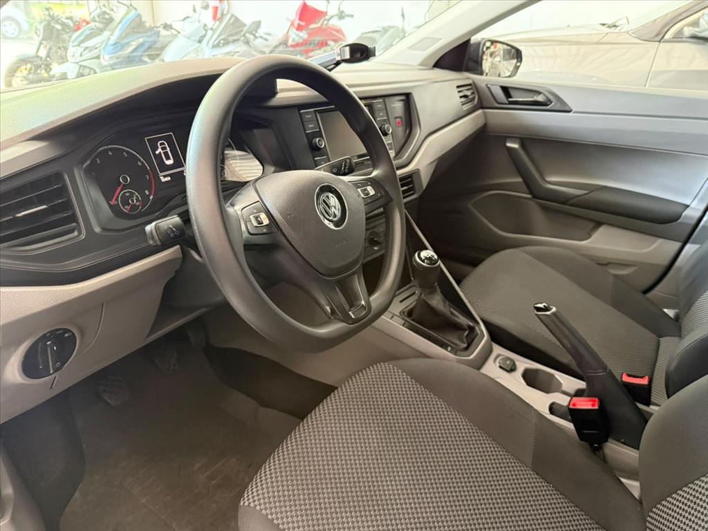 VOLKSWAGEN Polo Hatch - Foto