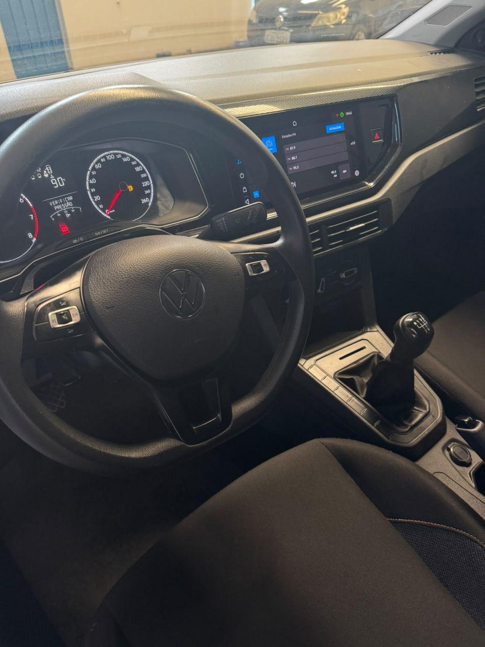 VOLKSWAGEN Polo Hatch - Foto