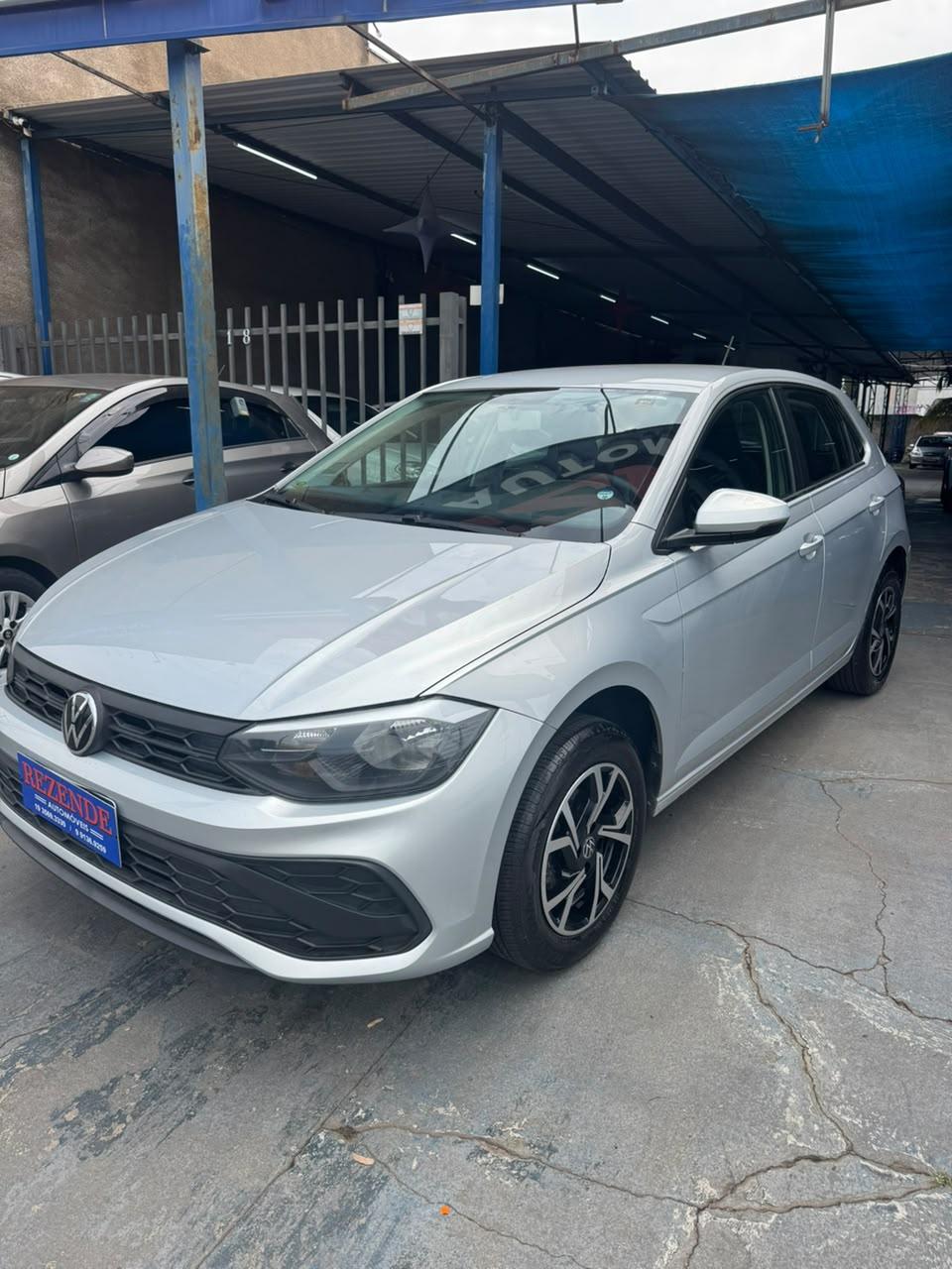 VOLKSWAGEN Polo Hatch - Foto