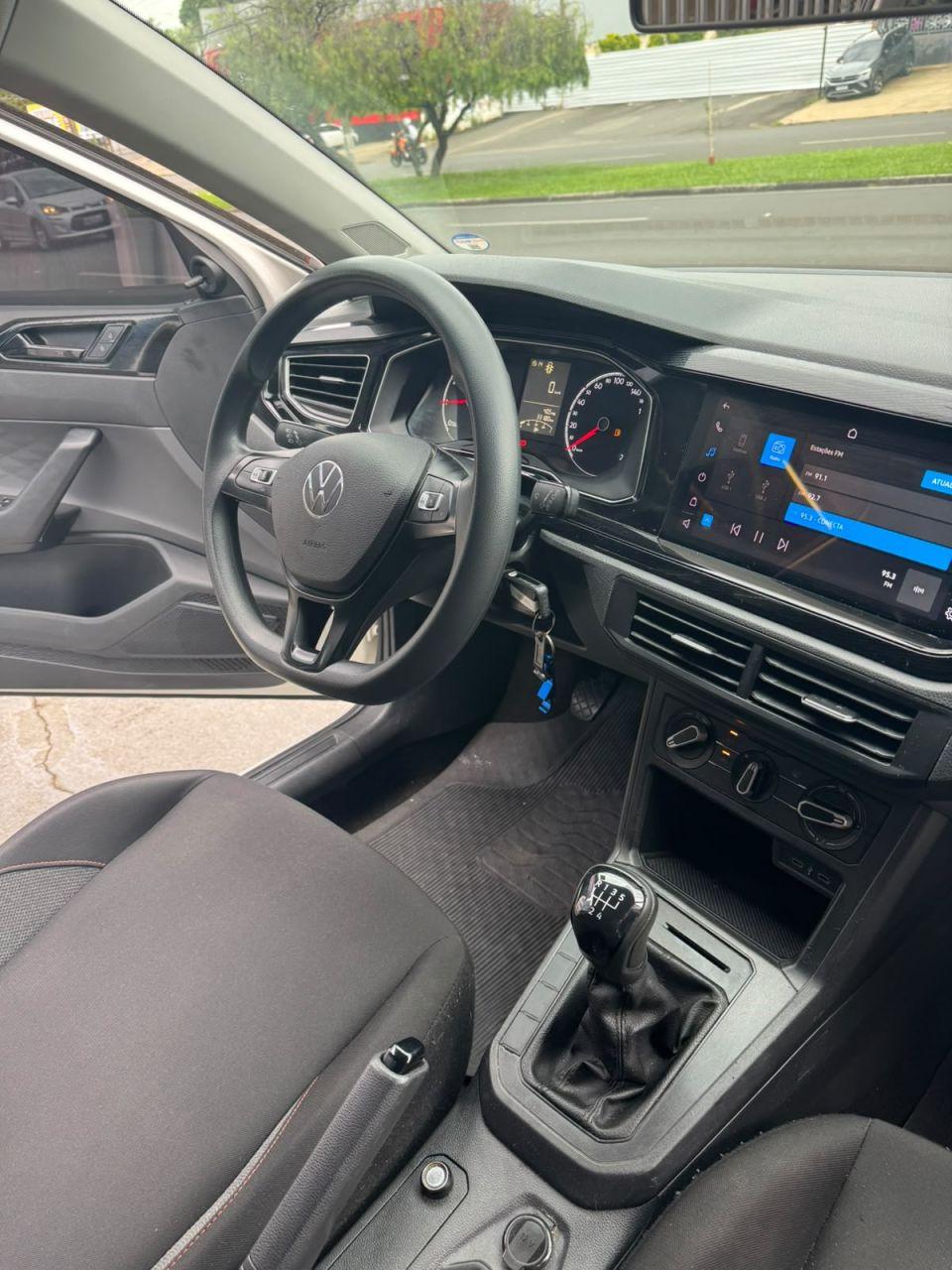VOLKSWAGEN Polo Hatch - Foto