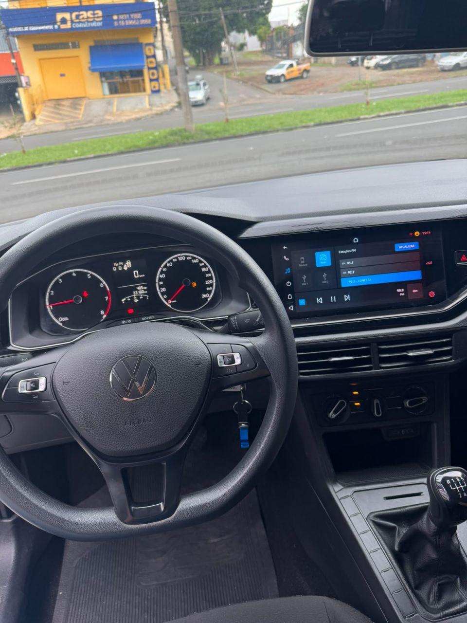 VOLKSWAGEN Polo Hatch - Foto
