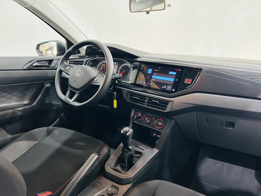 VOLKSWAGEN Polo Hatch - Foto