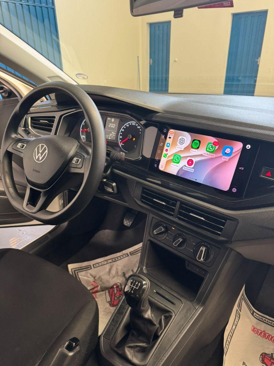 VOLKSWAGEN Polo Hatch - Foto