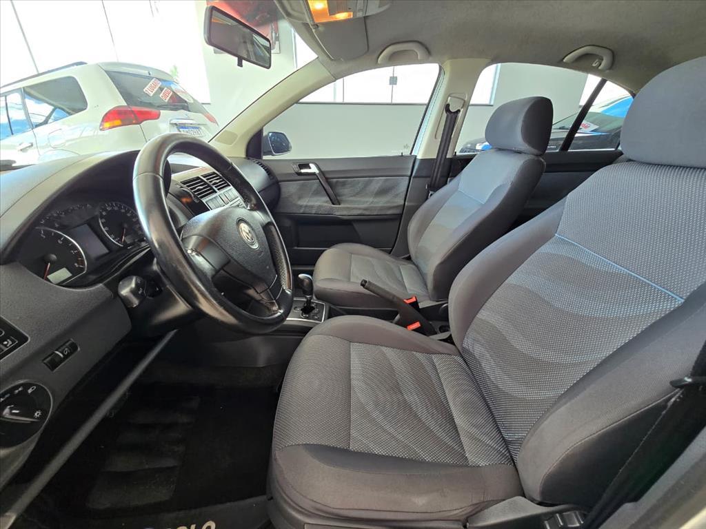 VOLKSWAGEN Polo Sedan - Foto