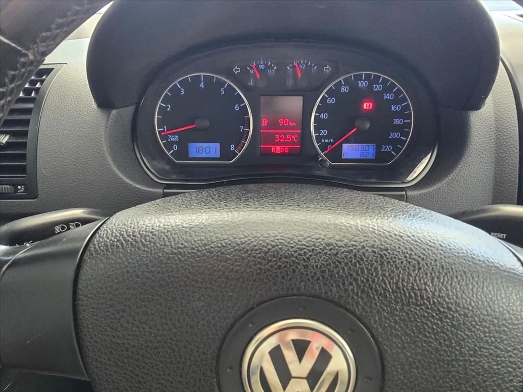 VOLKSWAGEN Polo Sedan - Foto