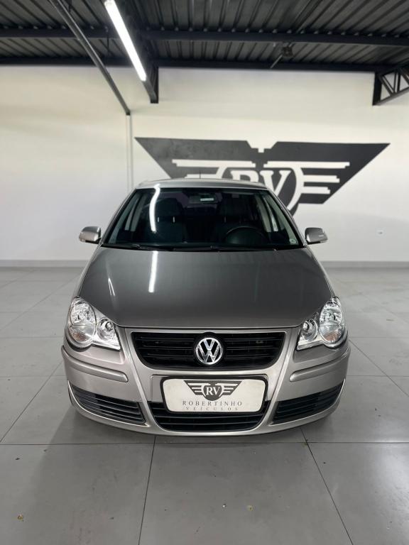 VOLKSWAGEN Polo Sedan