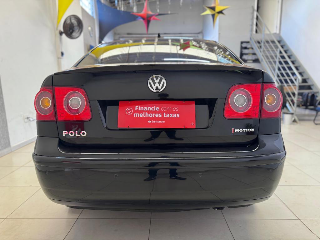 VOLKSWAGEN Polo Sedan - Foto
