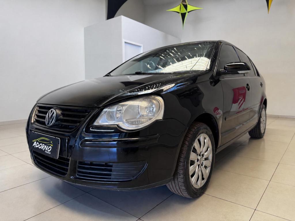 VOLKSWAGEN Polo Sedan - Foto