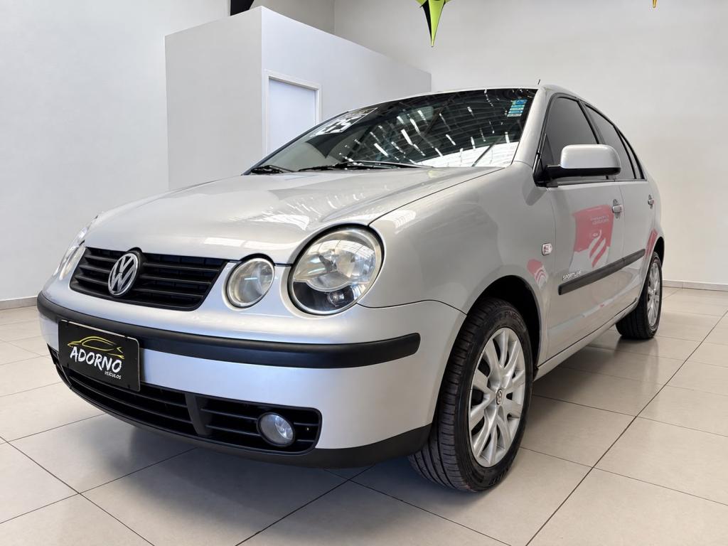 VOLKSWAGEN Polo Sedan - Foto