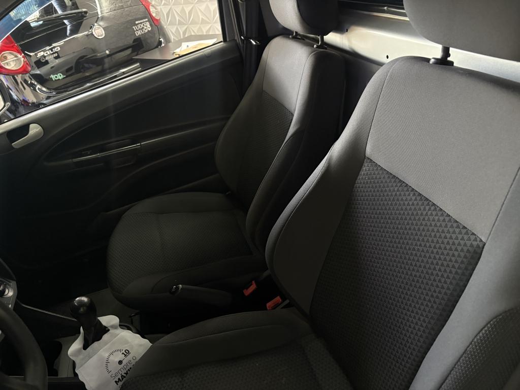 VOLKSWAGEN Saveiro - Foto