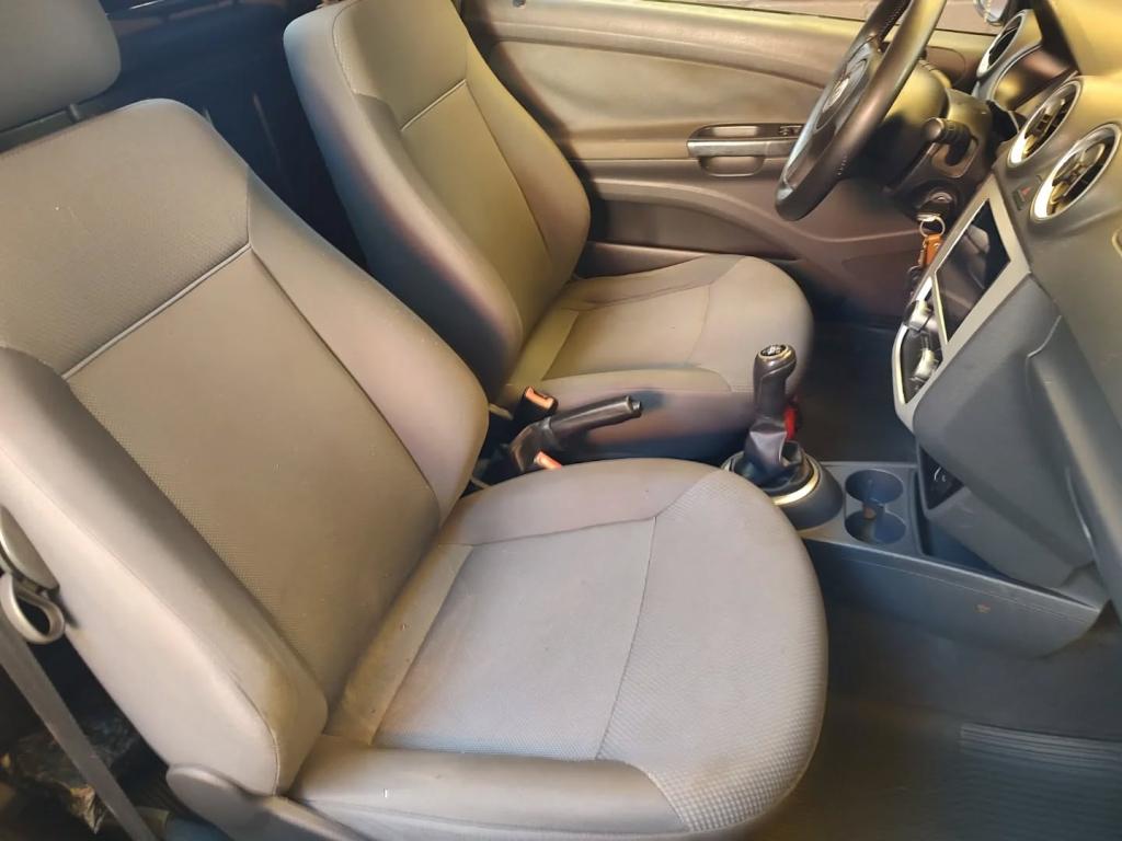 VOLKSWAGEN Saveiro - Foto