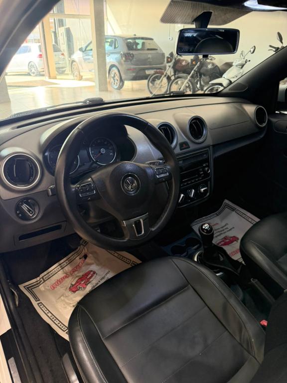 VOLKSWAGEN Saveiro - Foto