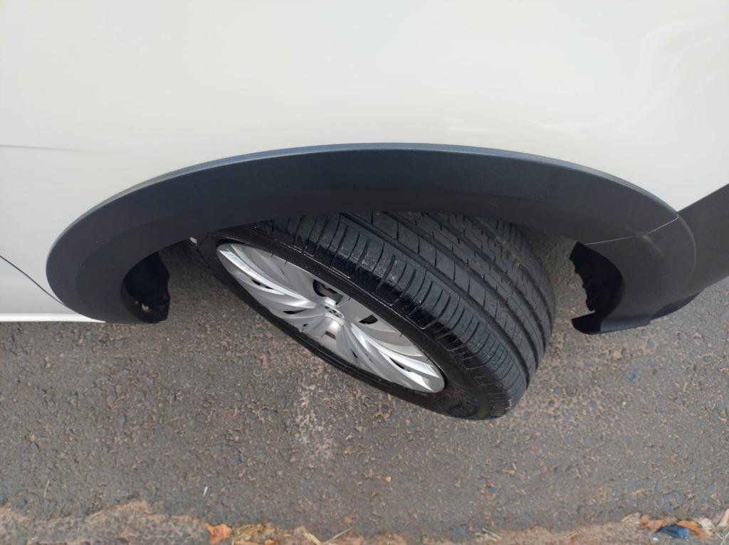 VOLKSWAGEN Saveiro - Foto