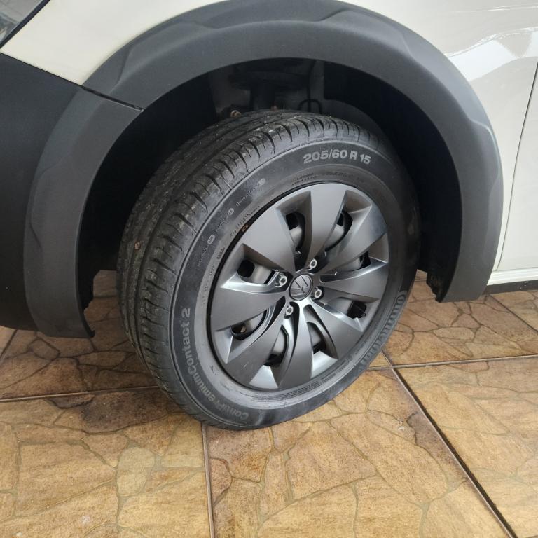 VOLKSWAGEN Saveiro - Foto