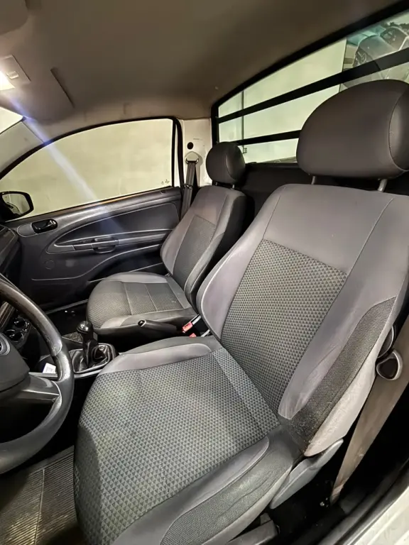 VOLKSWAGEN Saveiro - Foto