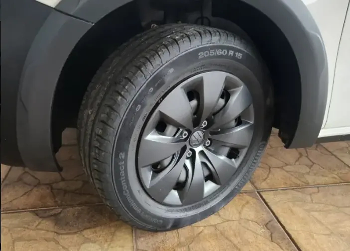 VOLKSWAGEN Saveiro - Foto