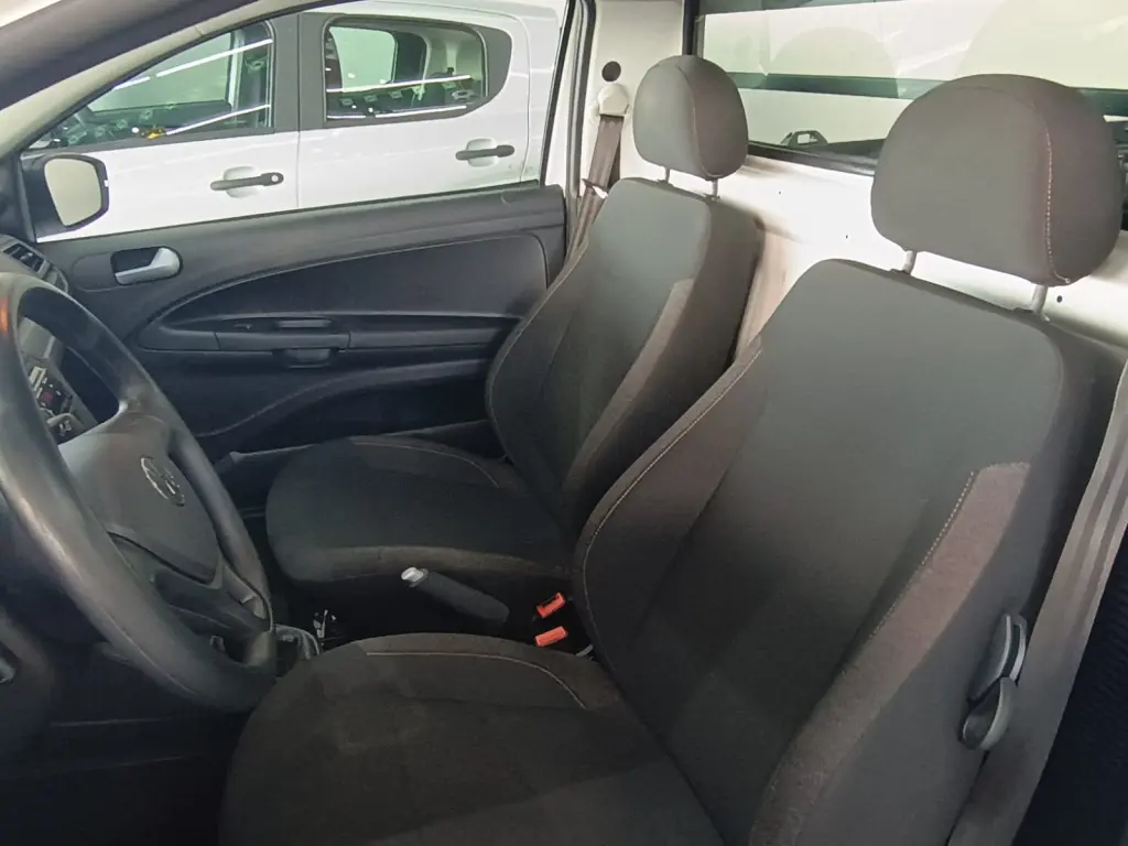 VOLKSWAGEN Saveiro - Foto